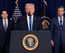 트럼프 "마두로, 美법정에 설 것…정권이양까지 베네수 주둔·통치"