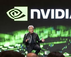 젠슨 황 "AI 시대, 메모리 제조사에 매우 좋은 일…반도체 팹 더 필요"