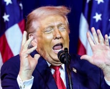 트럼프, 베네수엘라 공습·그린란드 눈독…한반도 안보 악화 '나비효과'