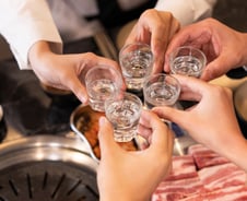 "소주 한 잔" 부부 같이 마셨는데...남편만 '통풍' 위험? 이유 보니