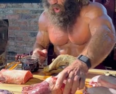 "소고기보다 더 비싸져" 버리기만 하던 '내장'...미국인 푹 빠졌다[트민자]