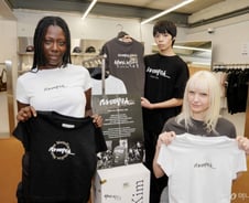 한강라면 즐기고 성수 팝업에 줄 선 외국인...반짝 인기 넘어 세계의 일상 됐다