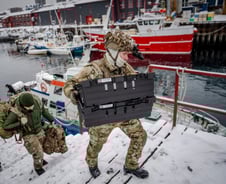 "실제 전투훈련" 그린란드 병력 늘린 덴마크...나토엔 '감시 작전' 제안
