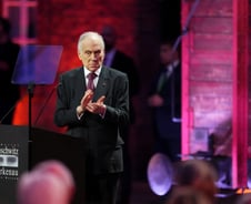 "그린란드 어때?" 트럼프 설득한 화장품제국 상속자[글로벌키맨]