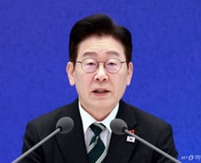 이재명 대통령 "세금제도로 부동산 대책? 지금은 고려 안 해…마지막 수단"