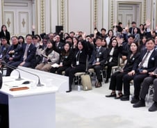 이재명 대통령 "원전 신설 검토 가능…합의 뒤집으면 신뢰문제 발생"