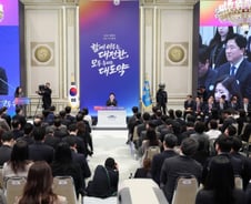 이 대통령, 반도체 관세 "걱정 없다" 자신감…용인 산단 이전엔 선 긋기