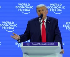 트럼프 "그린란드 지키려면 미국이 가져야…무력은 안 쓸 것"