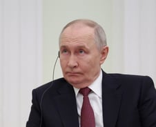 푸틴 "그린란드 매입가 1.5조원 적정"…트럼프 부추기나