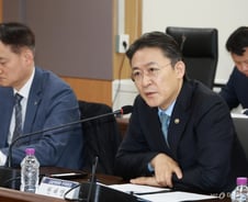 2년 만에 또 바꿔?.."정권 입맛에 맞는 금융지주 회장 앉히란 건가"