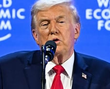 美 관세 25% 돌연 인상…제약업계 "영향 제한적...상황 지켜봐야"