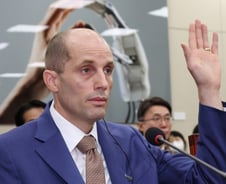 '셀프조사 의혹' 쿠팡 로저스 대표, 30일 오후 2시 경찰 출석