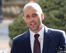 '경찰 출석' 로저스 쿠팡 대표 "정부 조사에 전적으로 협조할 것"