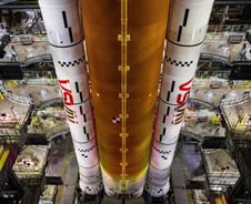 "지구는 좁다" 우주로 향한 돈…코로나 불장 넘어 역대 '최대'