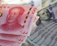 "관광 환전에 흔들리는 통화"vs"무슨소리"…미중 위안화 신경전