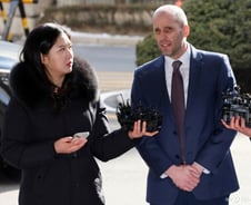 경찰 2차 조사 앞둔 로저스 쿠팡 대표 "韓 정부에 적극 협조"