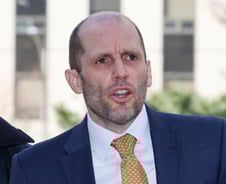 '국회 위증' 혐의 로저스 쿠팡 대표, 경찰 출석…"정부 조사 협조"