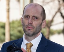 로저스 쿠팡 대표, '14시간 조사' 후 귀가…3차 소환 가능성