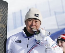 37세 맏형이 쓴 기적...스노보드 은메달 김상겸 "아내 고마워" 눈물