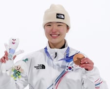 '18세 여고생' 유승은도 해냈다...스노보드 빅에어 한국 첫 동메달