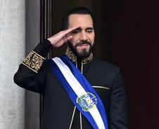 "관세 0%" 트럼프 환심 산 이 남자...지지율은 무려 '91%', 비결은[글로벌키맨]