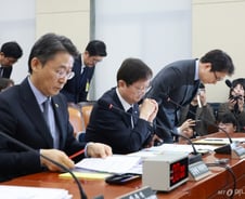 권대영 "빗썸 사태와 가상자산거래소 소유분산 추진, 직접 관련 없어"