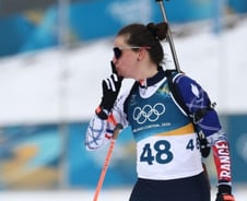 "조용히 해" 침묵 세리머니… 동료 카드 훔친 시몽, 비난 뚫고 '2관왕'