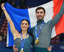 팔 안으로 굽은 프랑스 심판?…"실수했는데 8점 더" 결국 '金' 자국팀에