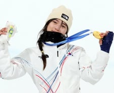 "아빠가 내 짜증 다 받아줘"...金 딴 최가온, 가장 먼저 한 행동