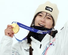 '스노보드 금메달' 최가온 중계 패싱?…JTBC "시청자 선택권 고려"