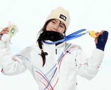 '설상 첫 金' 최가온, 억소리 나는 보상…포상금 3억+명품시계 받는다