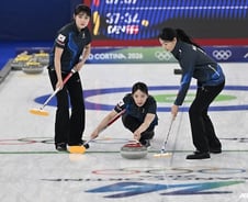 여자 컬링, 중국에 1점차 극적 역전승...4강 진출 '청신호'