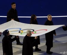 중국 '노골드' 충격…역대 최고 성적 일본은 메달 18개 달성