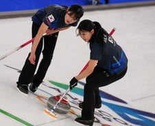 여자 컬링, 세계 1위 스위스에 5대7패…4강 진출 '빨간불'