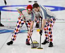 노르웨이 컬링팀, 파격 '피에로 바지' 또 입은 이유…뭉클한 사연