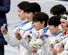 '값진 은메달' 쇼트트랙 男대표팀…"4년 뒤엔 금메달을"