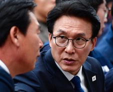 김민석 총리 "美 관세, 상황 변화 생겨…합의 지키되 지혜롭게 대응"