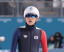 막판 스퍼트 통했다…정재원, 스피드스케이팅 매스스타트 '결승' 진출