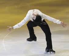 빙판 위 등장한 '저승사자복'…이해인·차준환 갈라쇼에 '관중 열광'