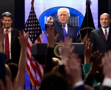 관세 무효 판결에 "15% 새로 부과"…트럼프 불확실성 더 커졌다