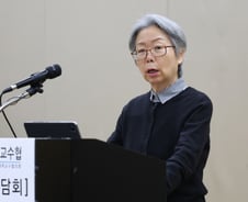 의대 교수들 "의협, 증원 490명은 수용? 납득할 근거 공개하라"