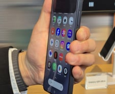 "천재적" 애플도 따라할 결심?…찬사 쏟아진 갤S26 디스플레이 뭐길래