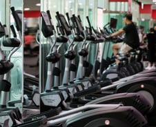 "돈 벌면 여행가지 운동에 안써요"…텅 빈 헬스장, 절반은 폐업할 판