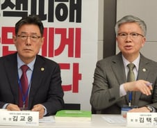 '비대위' 기로 놓인 의협…김택우 회장 "의대증원 막지 못해 사과"