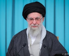 이란 하메네이, 40년 가까이 철권통치…트럼프 "국민들 나라 되찾으라"