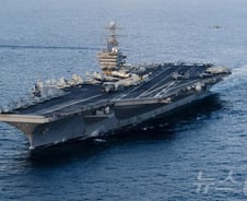 이란 "美 항모 링컨호에 탄도미사일 4발 발사"…피격 여부 확인 안돼