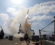 트럼프 "이란 함정 9척 격침…해군본부 대부분 파괴"