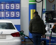 국제유가 10% 급등, 亞증시 2% 급락…이란전쟁, 글로벌시장 강타