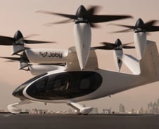 "등하교 힘들어" 날고 싶었던 천재꼬마, 꿈 이뤘다..."테슬라급" 월가도 깜짝