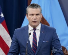 美 국방, 이란 군사작전에 "이라크 때와 달라…끝없는 전쟁 아냐"